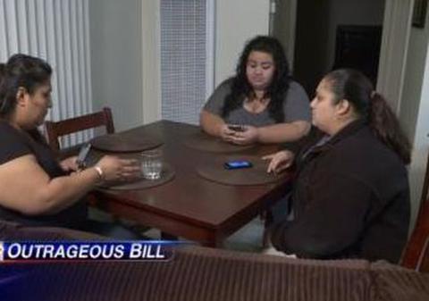 Ce umilinţă! Vezi ce a scris un chelner pe nota de plată a unor cliente! | VIDEO