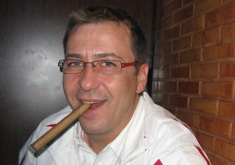 SCANDAL URIAŞ ÎN MUZICA ROMÂNEASCĂ! Florin Chilian, ACUZAT DE FURT de 89 de vedete 