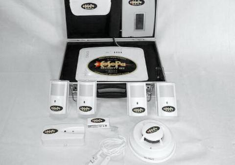 Pleci în concediu? Valiza de alarmă îţi păzeşte casa!