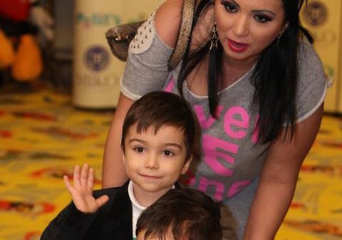 Bahmuţeanu, supărată că Prigoană nu va da pensie alimentară micuţilor: "El va mânca friptură şi cei mici pâine uscată"