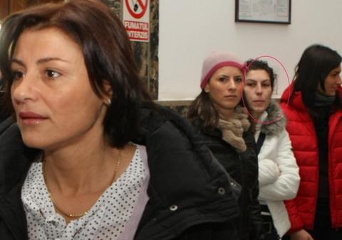 Alina Dobrin, însoţită de presupusa amantă lesbiană la procesul de divorţ! FOTO
