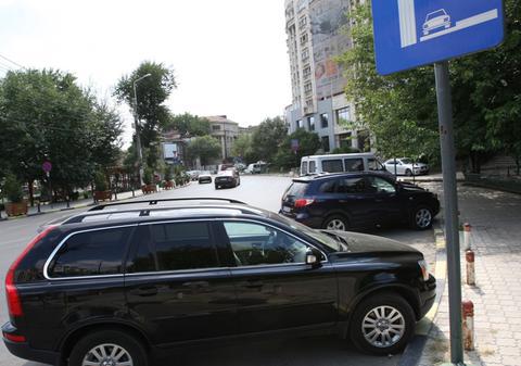 Alte 340 de parcări de reşedinţă se amenajează în Capitală