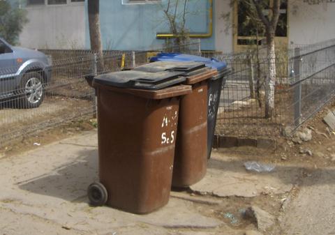 Făt mort descoperit într-o ghenă din Suceava