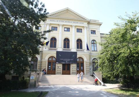 Expoziţie de corpuri umane reale la Muzeul Antipa din Capitală