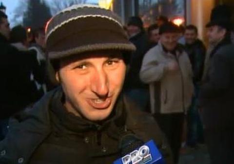 Celebrul "Nu ştiu" a fost la meciul Ceahlăul-Steaua şi a avut un mesaj special pentru Gigi Becali | VIDEO