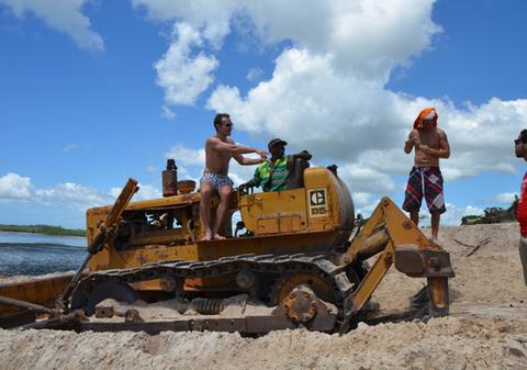Mazăre îşi amenajează plaja din Madagascar