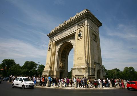 Află ce comori ascunde Arcul de Triumf!