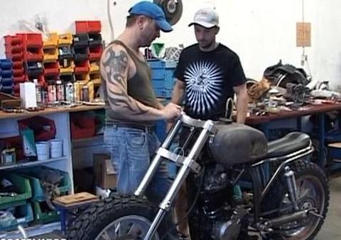 Iubitul Mihaelei Rădulescu va fi regele şoselelor! Vezi cum va arăta motocicleta creată pentru Dani Oţil