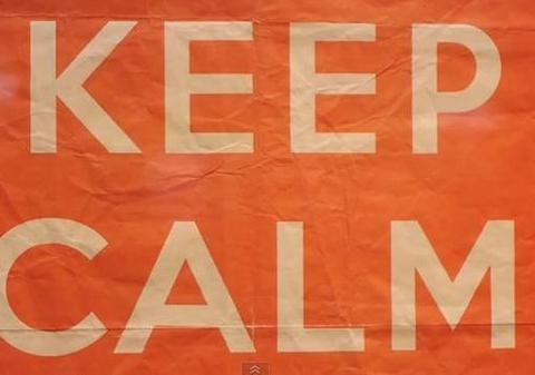 "Keep Calm and…" Internetul a fost invadat de acest mesaj, dar de unde a început totul?