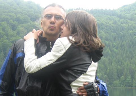 Ea este Iris, fiica lui Cristian Hrubaru, rockerul "cârcotaş"! FOTO