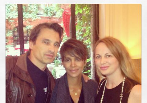 Halle Berry i s-a confesat româncei Delia Antal că va avea un băieţel!