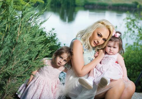 Giulia Nahmany: „Fetele mele sunt comorile mele! Familia este limanul meu!”