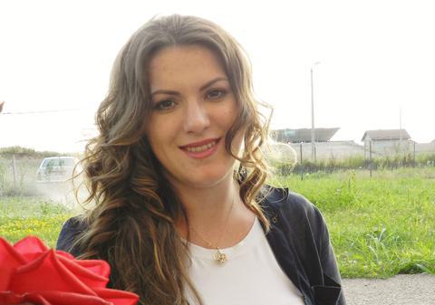 După o viaţă dedicată folclorului, cuplul Lavinia Goste şi  Marius  Zorilă îşi schimbă profesia în părinţi