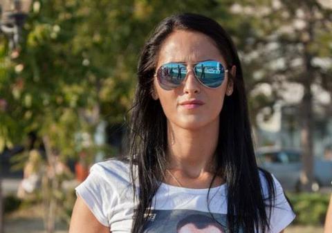 Vezi cine este sportivul al cărui iubită poartă tricouri cu chipul lui