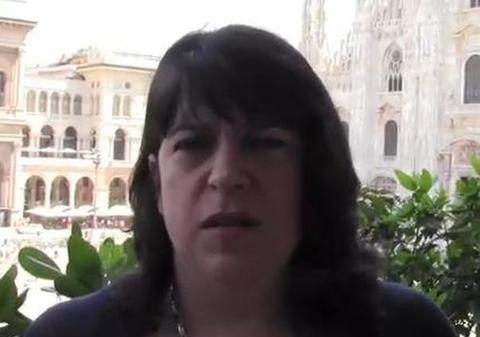 Pare o femeie obişnuită, nu? POVESTEA EI SE CITEŞTE ACUM LA SCARĂ MONDIALĂ, iar în 12 luni a câştigat 95 de milioane $$$