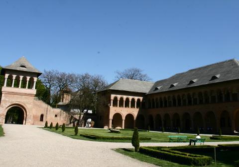 Vezi unde ai ACCES GRATUIT la spectacole de TEATRU şi MUZICĂ în acest weekend