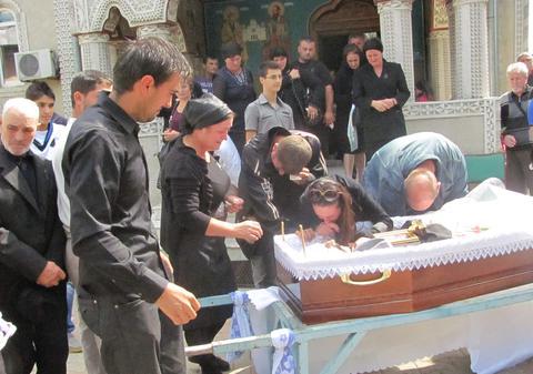 Gălăţeanul mort în accidentul din Ungaria a fost condus azi pe ultimul drum