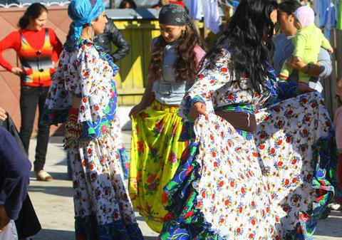 RROMII fac PARADA MODEI! Se întâmplă ASTĂZI în Capitală!