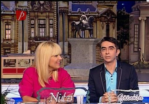 ELENA UDREA, INVITATĂ la CRONICA CÂRCOTAŞILOR. Mişu a LUAT-O GRAV LA MIŞTO! Vezi ce replici i-a dat! FOTO