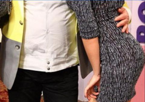 În sfârşit a fost surprins! FLORIN BUSUIOC, CU MÂNA PE O BLONDĂ FOCOASĂ! Se anunţă vremuri grele | FOTO 