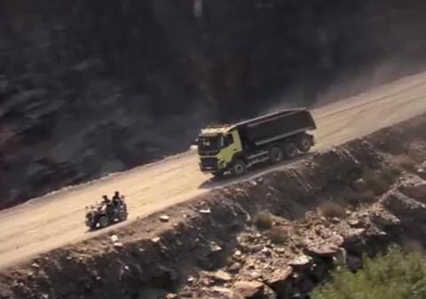 VAN DAMME E ISTORIE! Imaginile astea te fac să exclami "Uau, ce creiere au creat asta!" | VIDEO ABSOLUT GENIAL