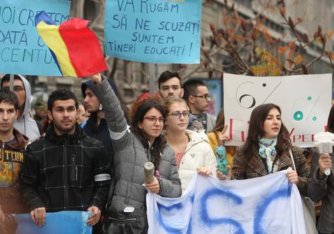 Studenţii au ieşit în stradă! Vezi ce revendicări au FOTO