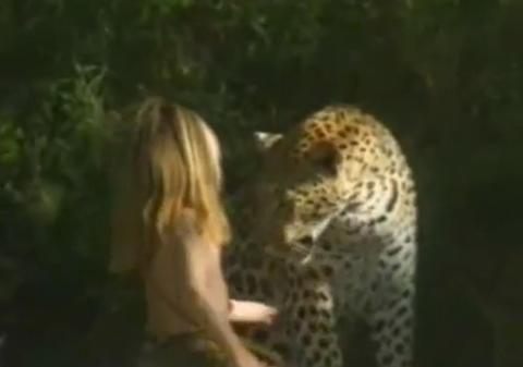 EA ESTE "SORA" LUI MOWGLI DIN "CARTEA JUNGLEI"! Află povestea fetiţei care a trăit în junglă | VIDEO+FOTO