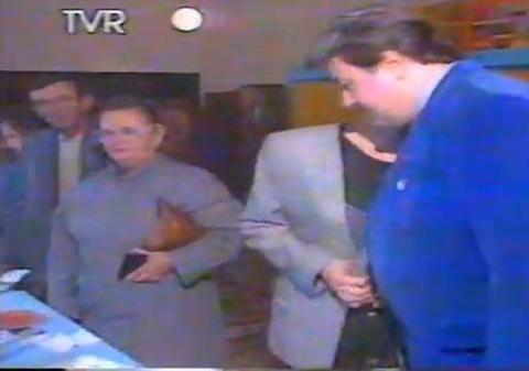 IMAGINI DE COLECŢIE CU SOŢIA LUI VADIM TUDOR! Vezi cât de frumoasă era jumătatea sa în urmă cu 22 de ani | VIDEO