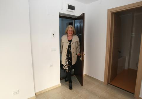 Libertatea pentru femei i-a răsplătit fidelitatea LILIANEI KEBERLE, din Petroşani! Colecţia "Cărţi romantice" i-a adus o casă noua!
