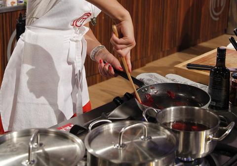CONCURENŢII vechi de la MASTERCHEF dau NAS ÎN NAS CU VEDETELE, la PRO TV