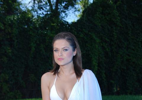 Raluca Lăzăruţ FACE DESTĂINUIRI DIN TRECUT! Nimeni nu s-ar fi gândit la asa ceva, în legătură cu ea | FOTO
