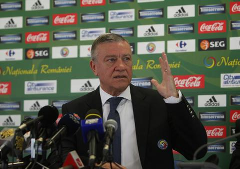 Deranjat de atacurile din presă, Mircea Sandu, actual şef FRF, aruncă bomba!