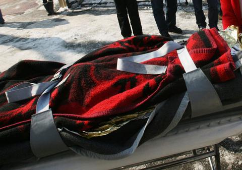 DETALII REVOLTĂTOARE de la LOCUL ACCIDENTULUI AVIATIC. "SMURD-ul nu a vrut să ne dea tărgi. Domnişoara era îmbrăcată foarte subţire"