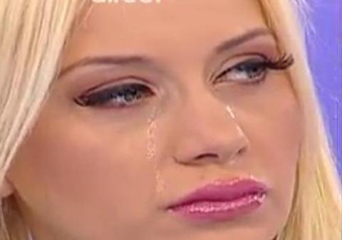 Traşcă a A IZBUCNIT ÎN LACRIMI, iar Simona Gherghe A ÎNCURAJAT-O: "Mi se rupe sufletul când te văd. Nu mai plânge"