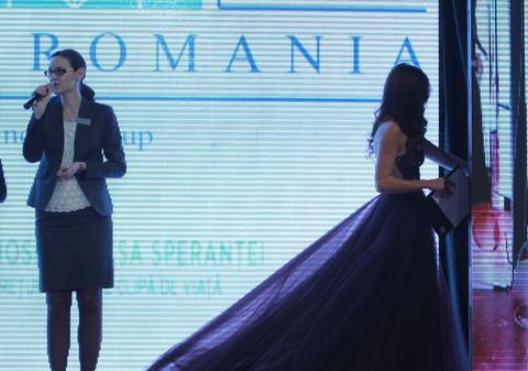 Ilinca Vandici, ACCIDENT la un EVENIMENT CARITABIL! O invitată A CĂLCAT-O PE ROCHIE! FOTO