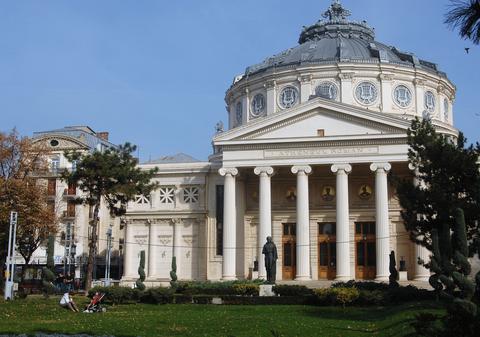 Parlamentul şi Ateneul Român ”se albăstresc” de Ziua Internaţională a Autismului