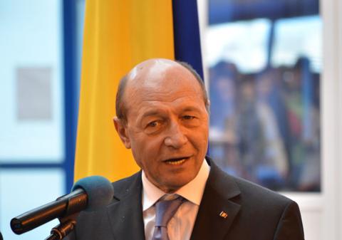 Traian Băsescu, la bordul distrugătorului american din Constanţa! | FOTO