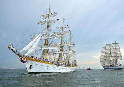 Paradă de veliere pe Marea Neagră! | FOTO&VIDEO