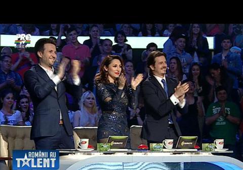 AU RIDICAT PUBLICUL şi JURIUL în PICIOARE! "Sunteţi cei mai buni"