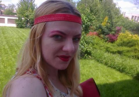 Rouge O ŢINE DIN PETRECERE ÎN PETRECERE