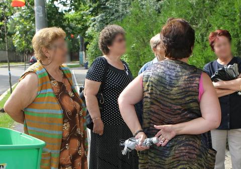 "SFATUL BĂTRÂNELOR" s-a adunat la NUNTA Oanei Roman. CINE a fost SUBIECTUL BÂRFELOR