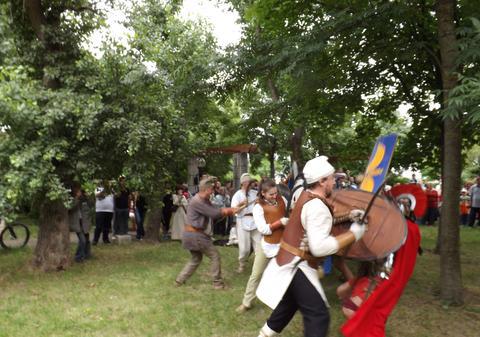 Lupte daco-romane cu "victime", la malul gălăţean al Dunării | FOTO