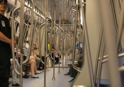 Călători, poftiţi în vagoane! Vezi cum arată NOILE METROURI! | FOTO