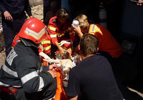 Un copil de 4 ani din Şerbăneşti - Olt a căzut într-o fântână! | FOTO ŞOCANT