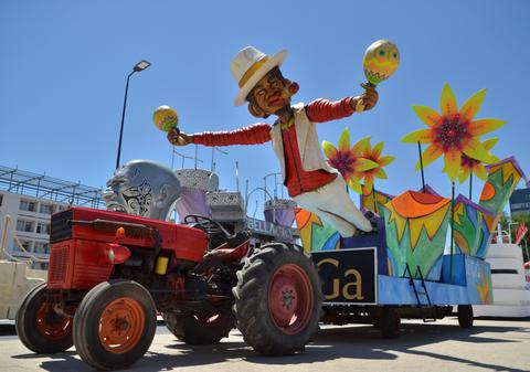 Mazăre în inspecţie la carele alegorice | FOTO