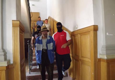 BĂTRÂN OMORÂT CU TOPORUL de către propriul fiu, în judeţul Cluj