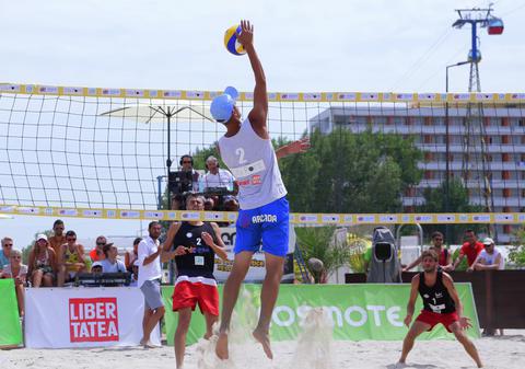 Nume sonore la Campionatul National de Beachvolley powered by DolceSport, sustinut de Libertatea