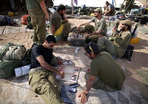 A intrat în vigoare armistiţiul din Fâşia Gaza, între Hamas şi Israel. Armata israeliană s-a retras