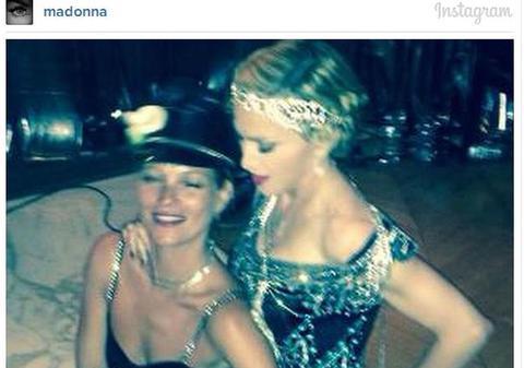 Madonna, DEZMĂŢ la aniversarea a 56 de ani. Vedeta, TOPLESS pe Internet 