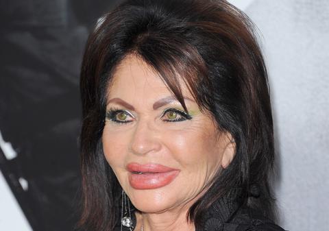 Plină de operaţii estetice şi O ÎMPĂTIMITĂ A SĂLII DE FORŢĂ! CUM ARATĂ mama lui SYLVESTER STALLONE, la 92 de ani! FOTO